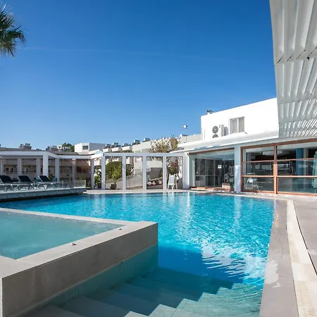 Hillside & Apartmanhotel 2*