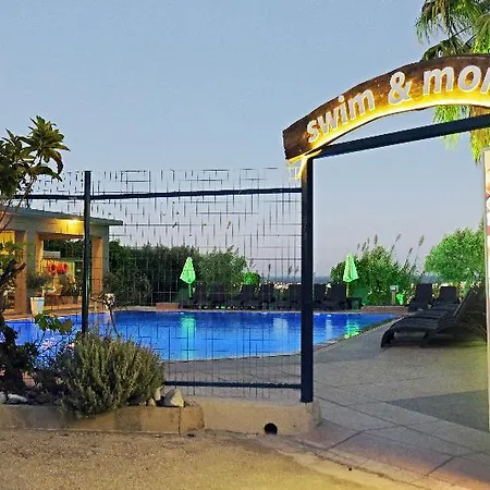 Apartmanhotel Hillside &